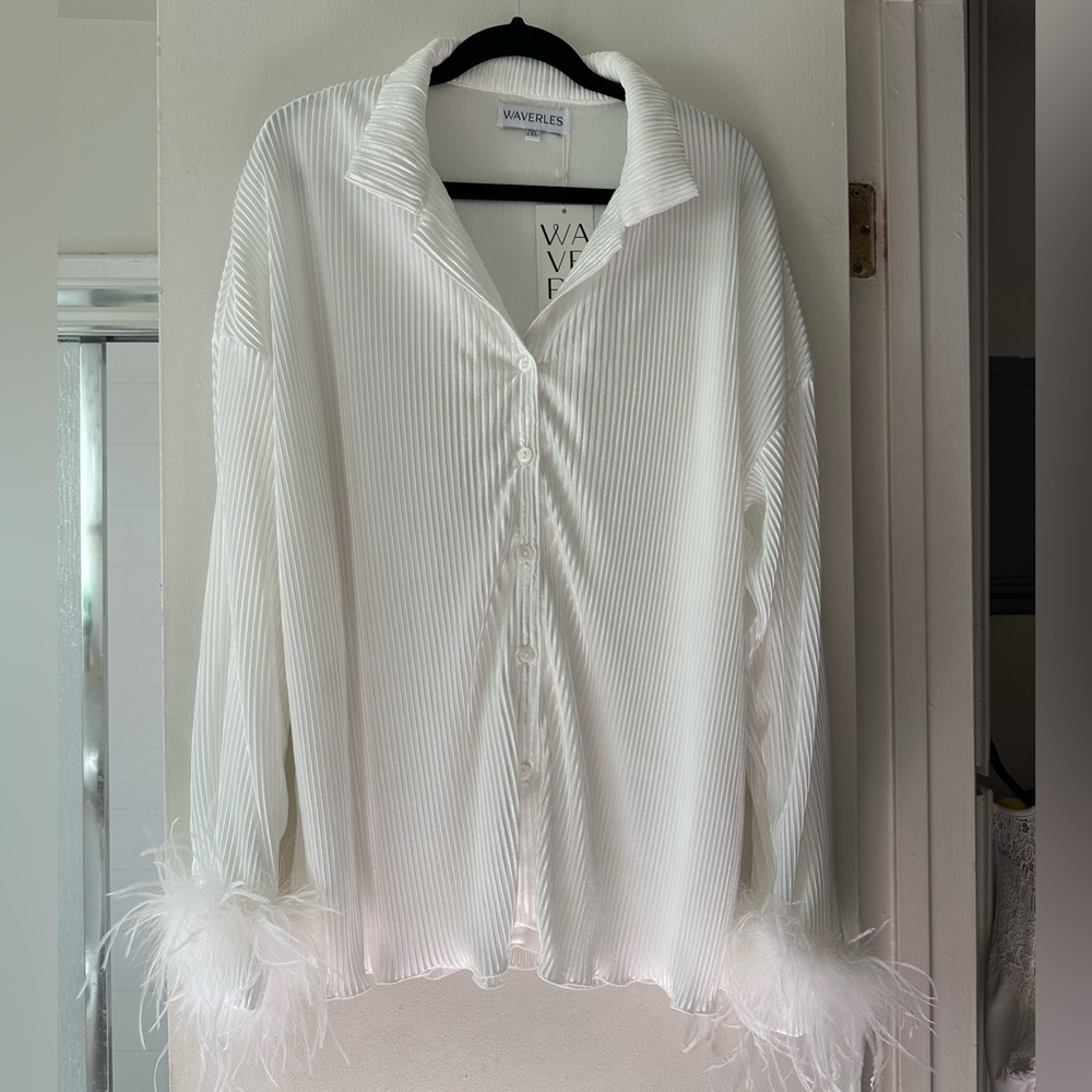 Brand New Waverles White Crinkle Pajama Set with Feather Cuffs